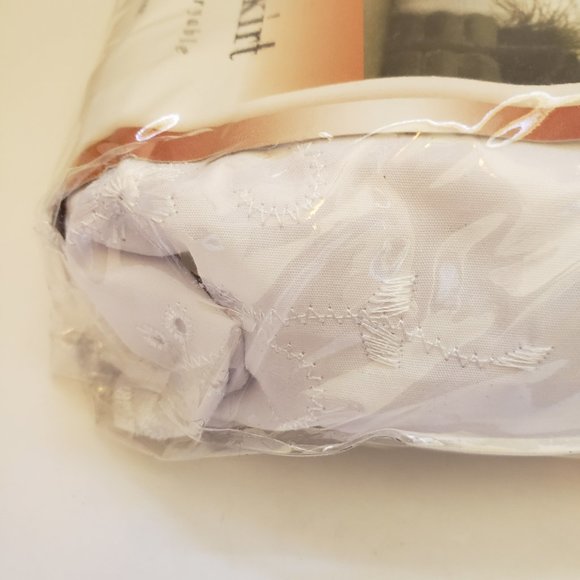 Harmony Lane White Eyelet King Bed Skirt - Picture 3 of 4